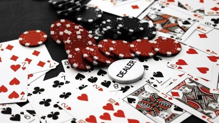 Antarmuka tabel blackjack langsung di aplikasi seluler rj88
